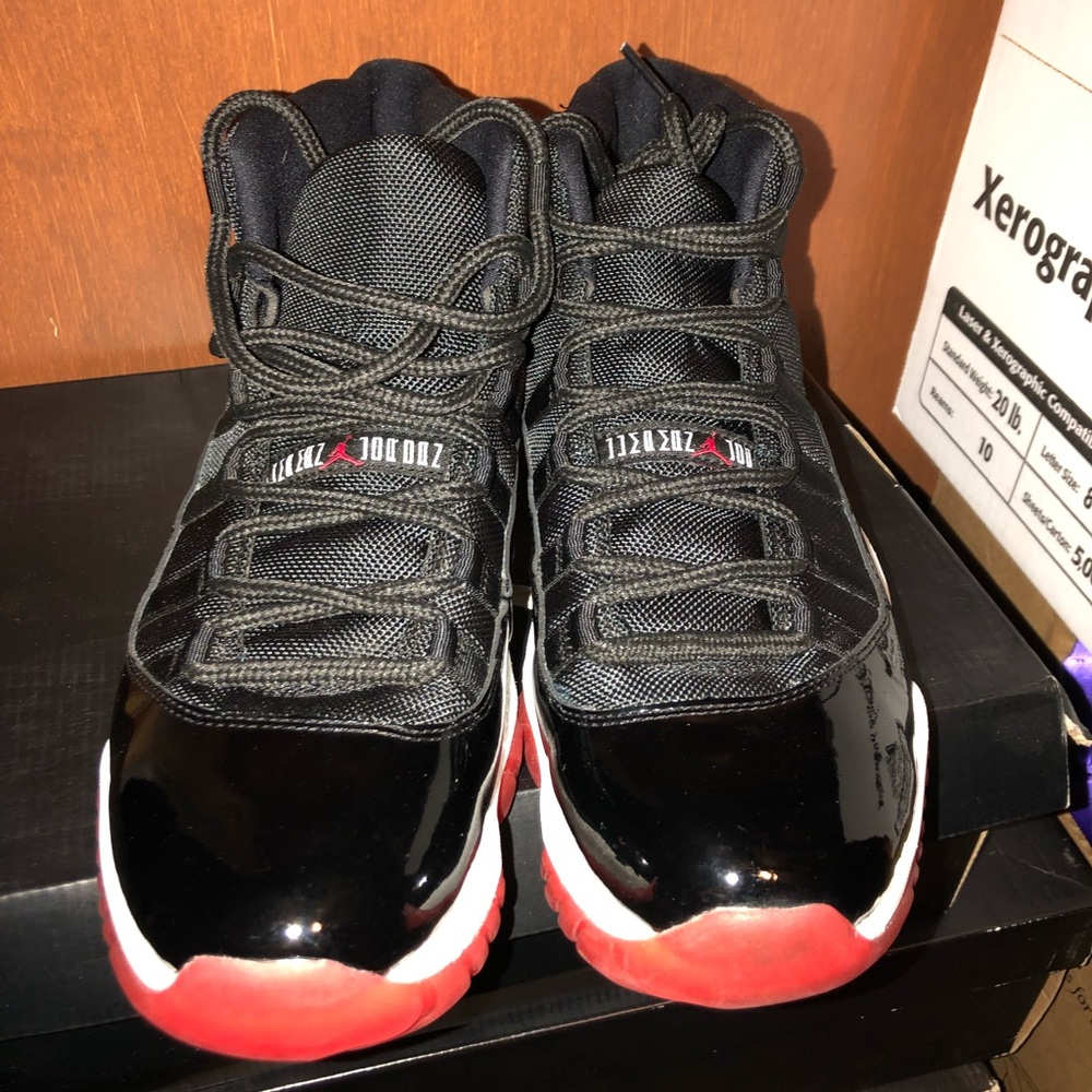 Air Jordan 11 Bred - Picture 2 of 6